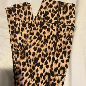 Victoria Secret cheetah print leggings size 6. Worn a few times too big.